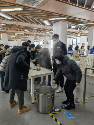 疫情反撲，蘇州挺住 凈水器租賃水務(wù)人員為蘇州加油！